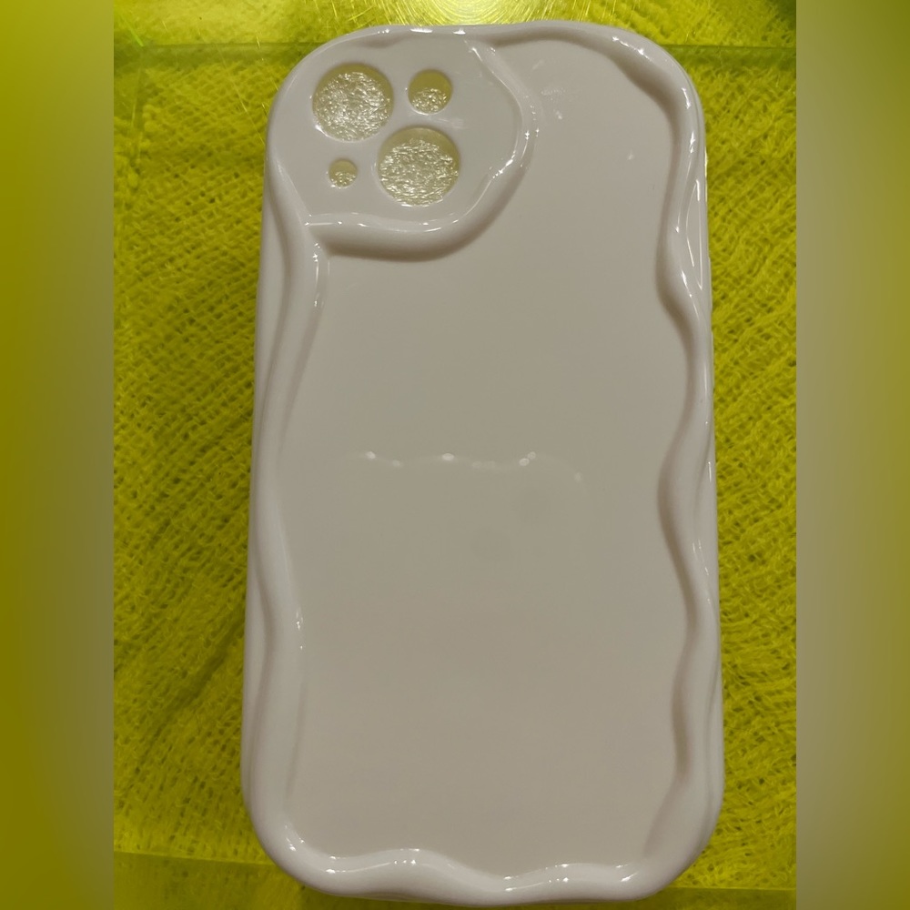 Wavy iPhone 13 phone case
